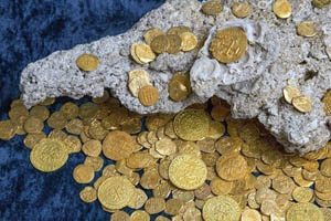 The $2.6 Billion Treasure Still Lost at the Bottom of the Sea